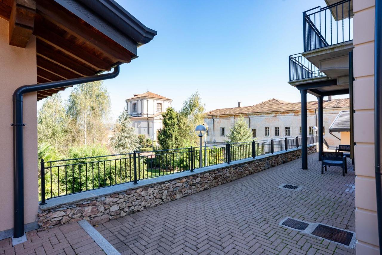 Villa San Carlo Арона Екстер'єр фото