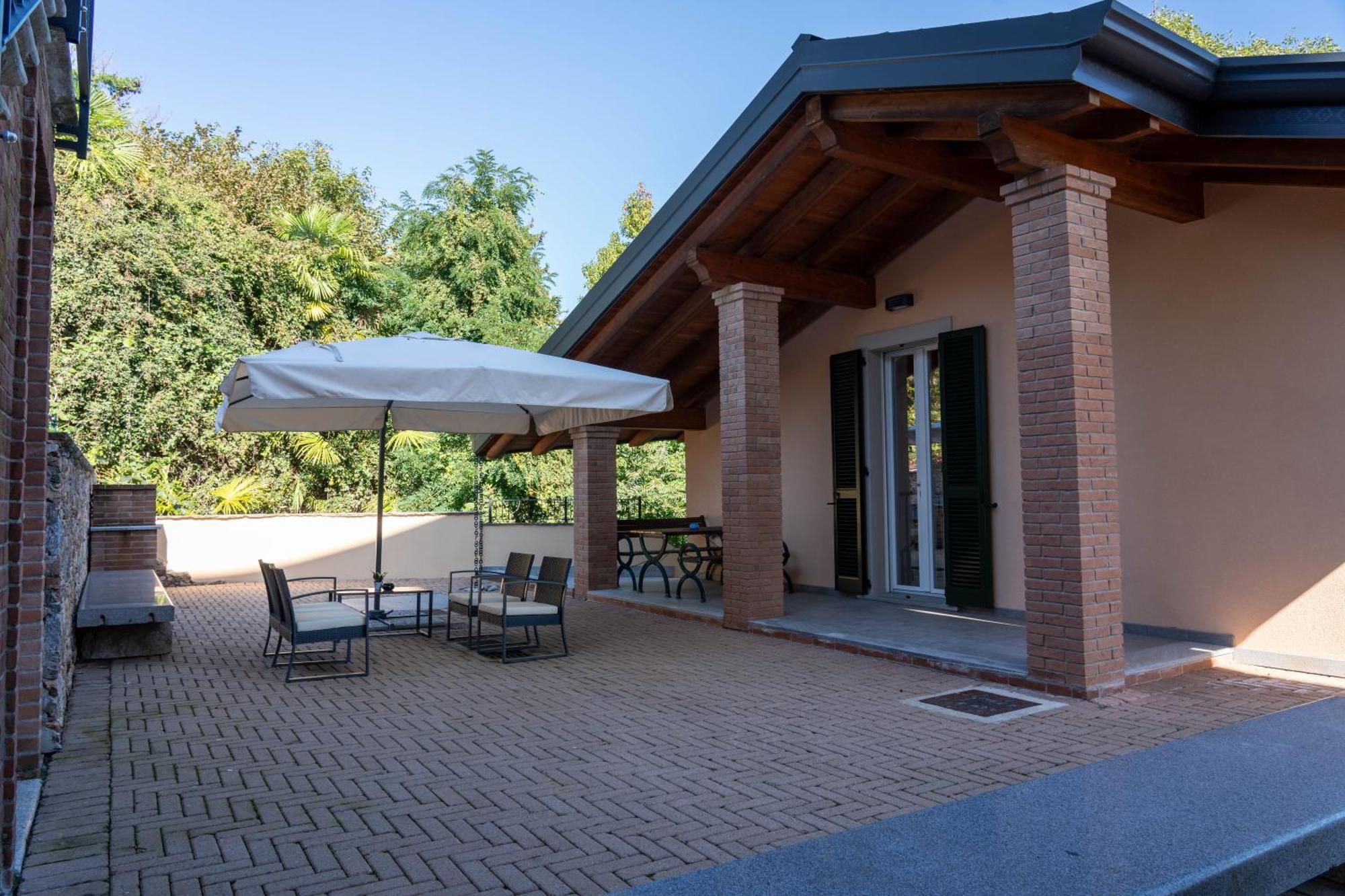 Villa San Carlo Арона Екстер'єр фото
